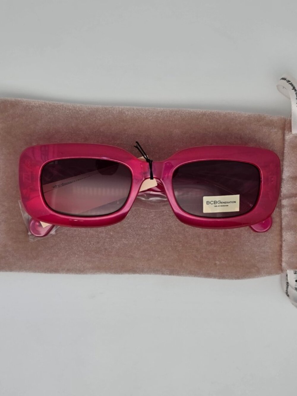 BCBGeneration BG3074CE 664 Pink Frame Grey Gradient Lens Sunglasses w/ Case 48mm